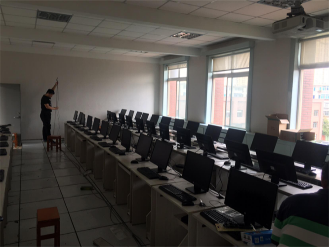 持续地致力，不懈地奋斗